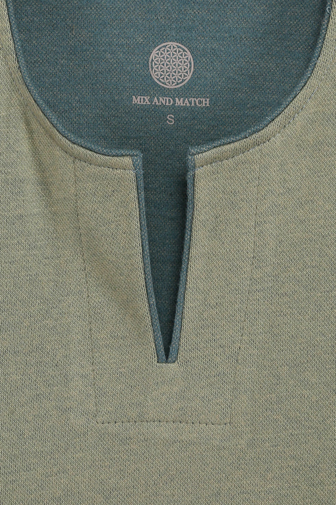 Sweater in Bi-Color with side slits